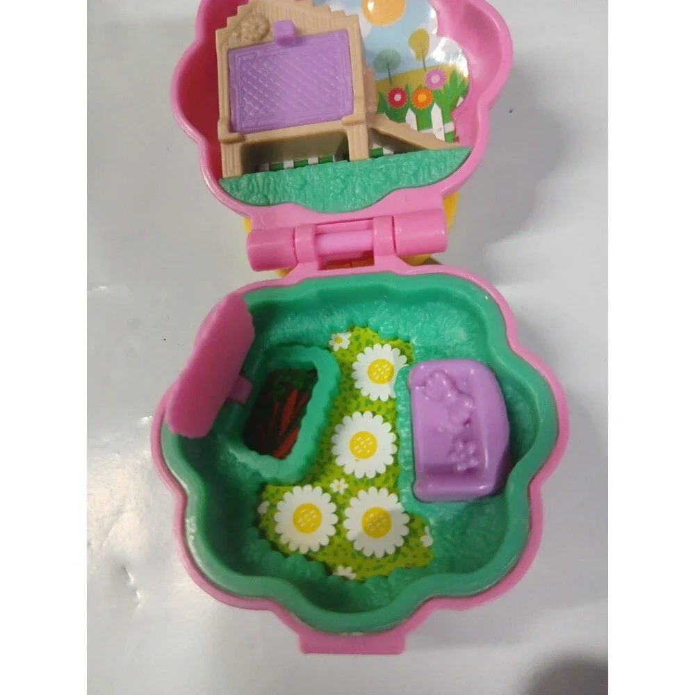 2018 Polly Pockets Hoppin Hangout Toy Pre Owned  No Doll